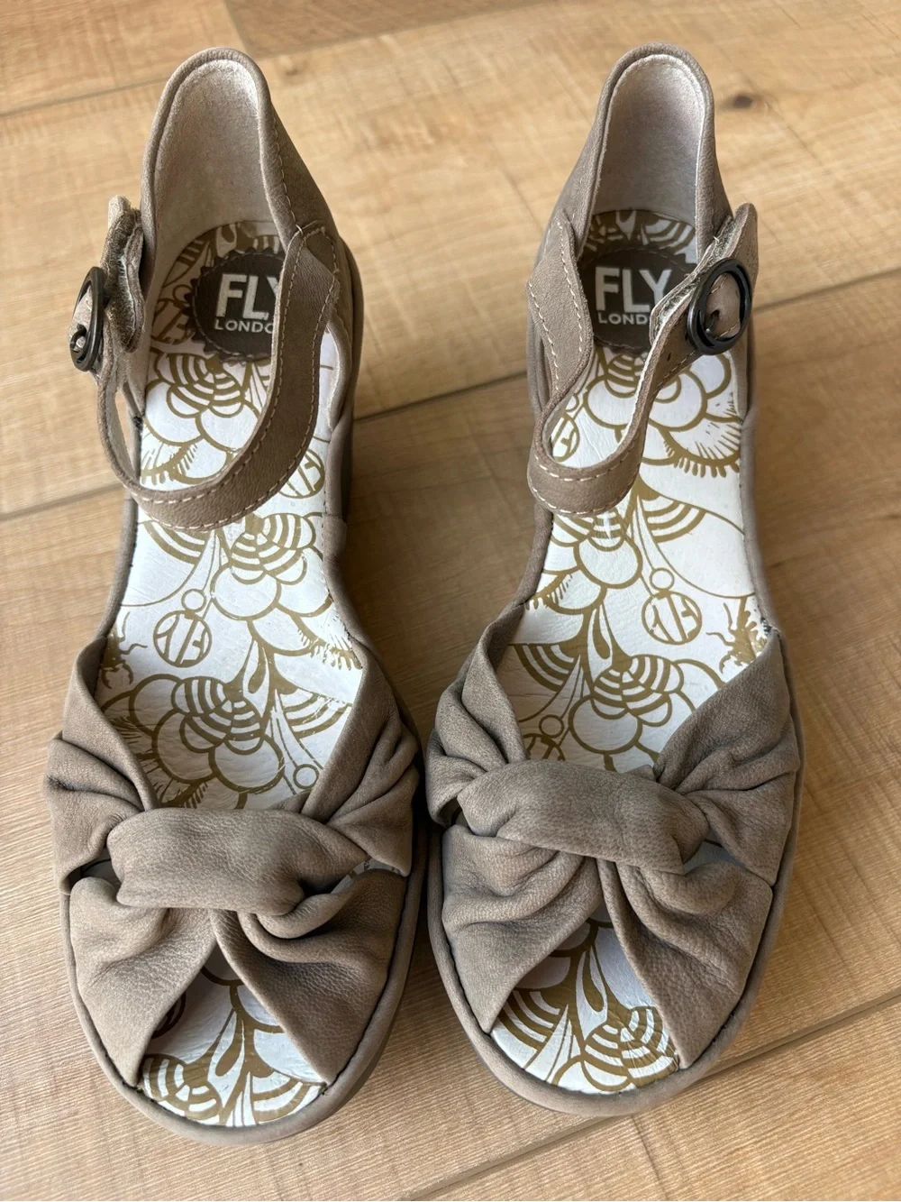Fly London Yoel Knotted Bow Suede Wedge Maryjane Peeptoe Sandals. Size 37